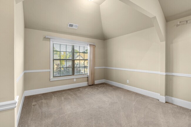 Building Photo - 1023 Iris Glen Dr