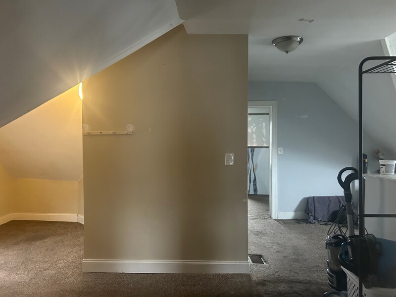 Building Photo - 1515 W Wilson Ave