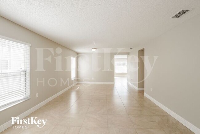 Building Photo - 2885 Paynes Prairie Cir