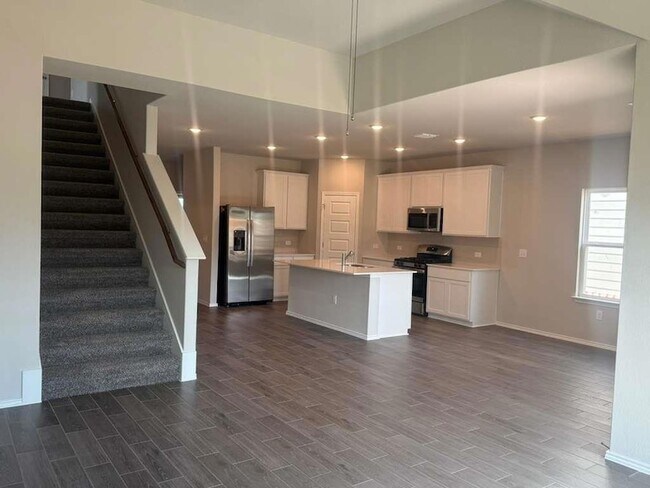 Building Photo - 4521 Bridal Veil Dr