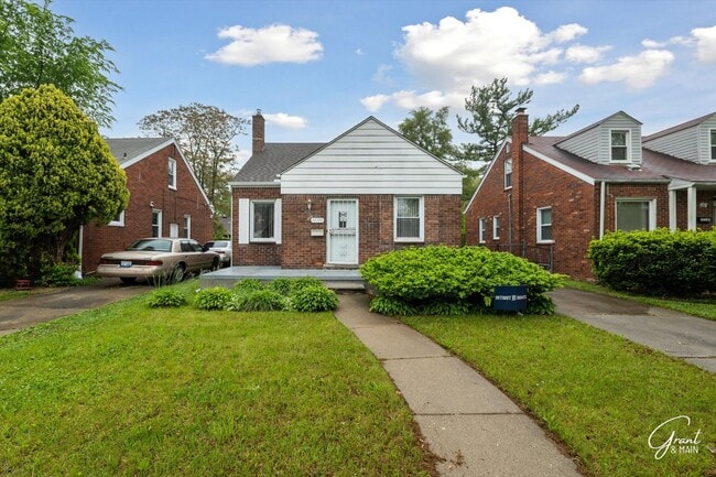 Primary Photo - $1250 3 bedroom bungalow