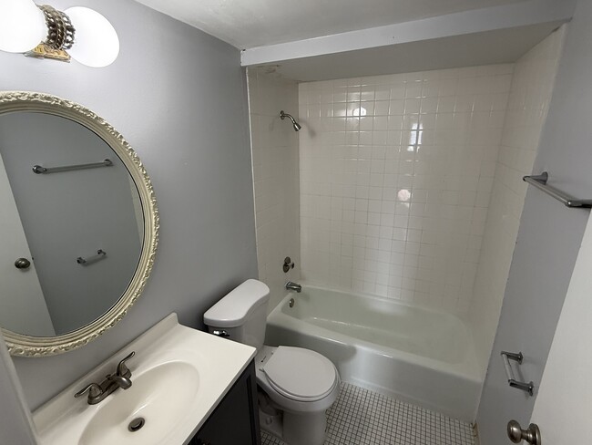 Building Photo - 4500 Beau Monde Dr