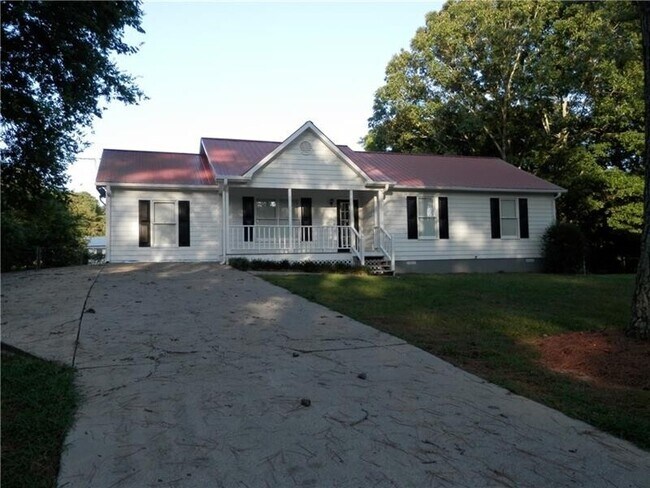 Building Photo - 13 Red Barn Rd