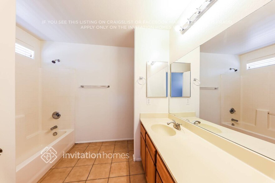 Building Photo - 35920 W Velazquez Dr