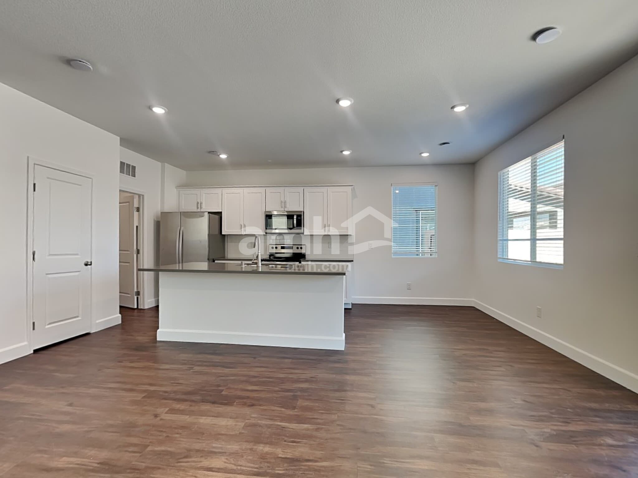 Building Photo - 8925 Carmine Cob Ave