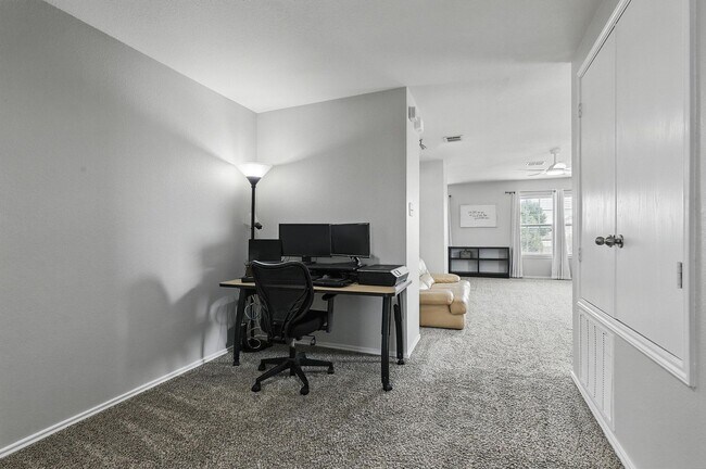 Building Photo - 12629 Shady Cedar Dr