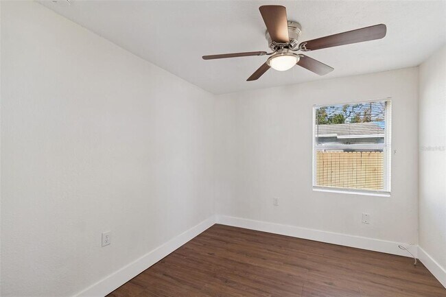 Building Photo - 9412 N Brooks St