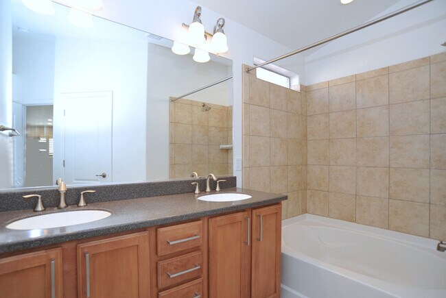 Building Photo - 3 bedroom 2 bathroom in Vail School District