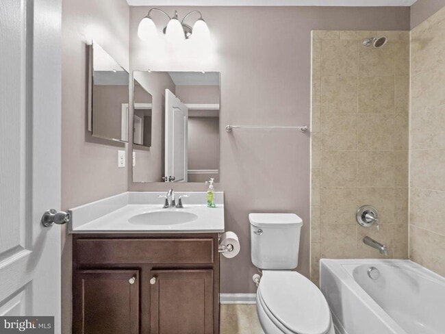 Building Photo - 7425 Willow View Ln
