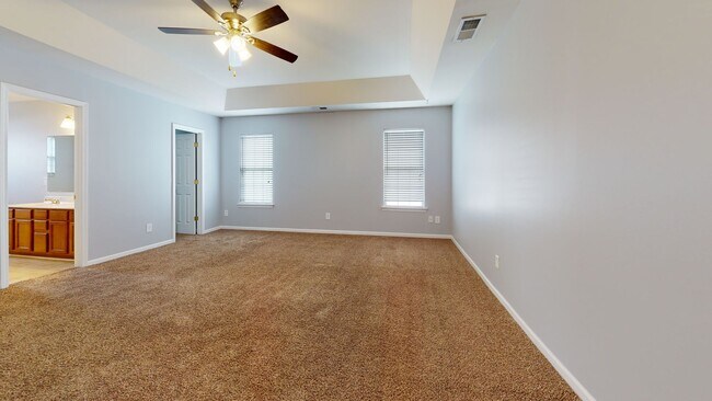 Building Photo - 16100 Sunninghill Park Rd