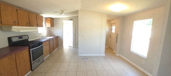 Building Photo - Spacious Dacula Mobile Home