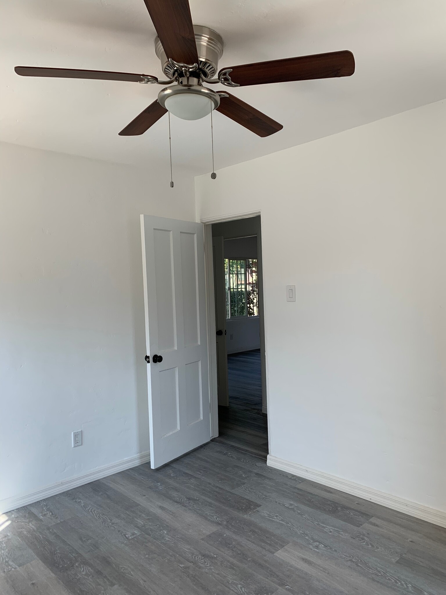 bedroom view towards the door - 9044 Hubbard St