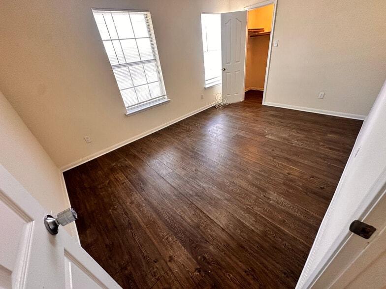 Building Photo - Room in House on Fort Grant Dr