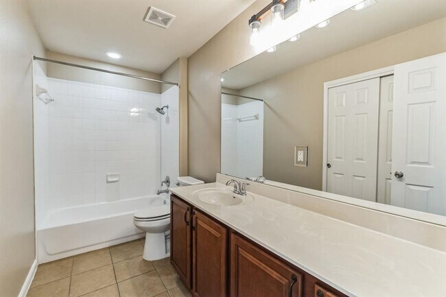 Building Photo - Great 4 bedroom in Cedar Park