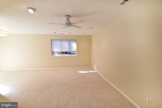 Building Photo - 201 Mulberry Cove