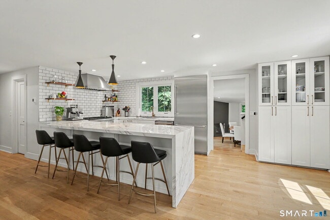 Building Photo - 8 Kirock Pl