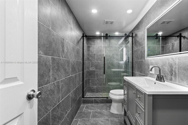 Building Photo - 401 Golden Isles Dr