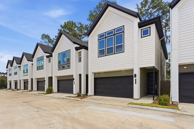 Building Photo - 1113 Highland Square Ln