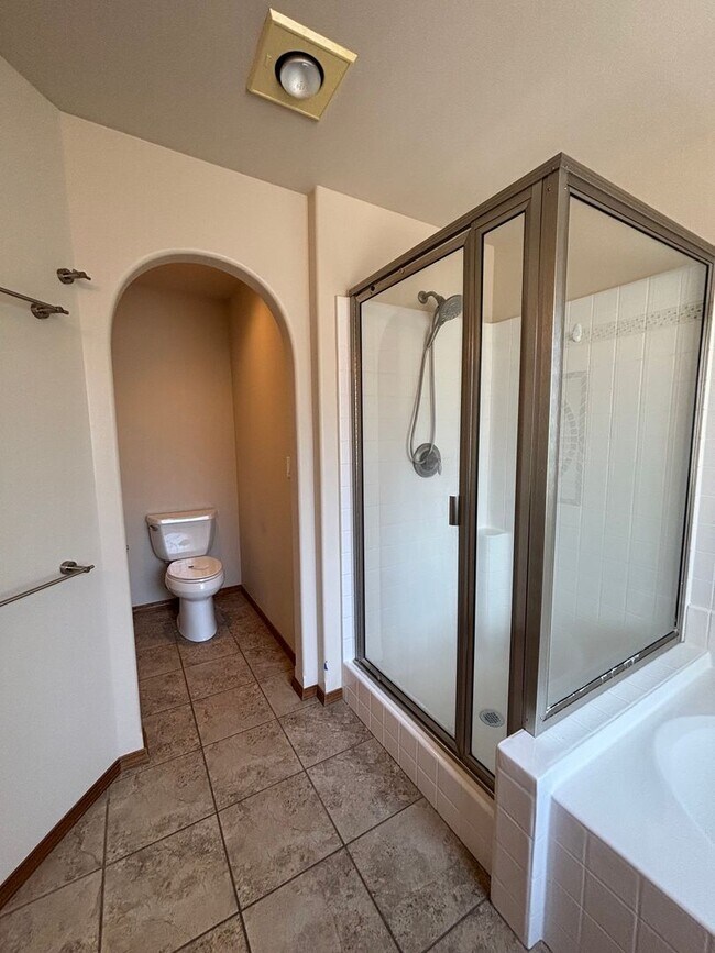 Building Photo - Super Attractive Home in Pelican Point!!