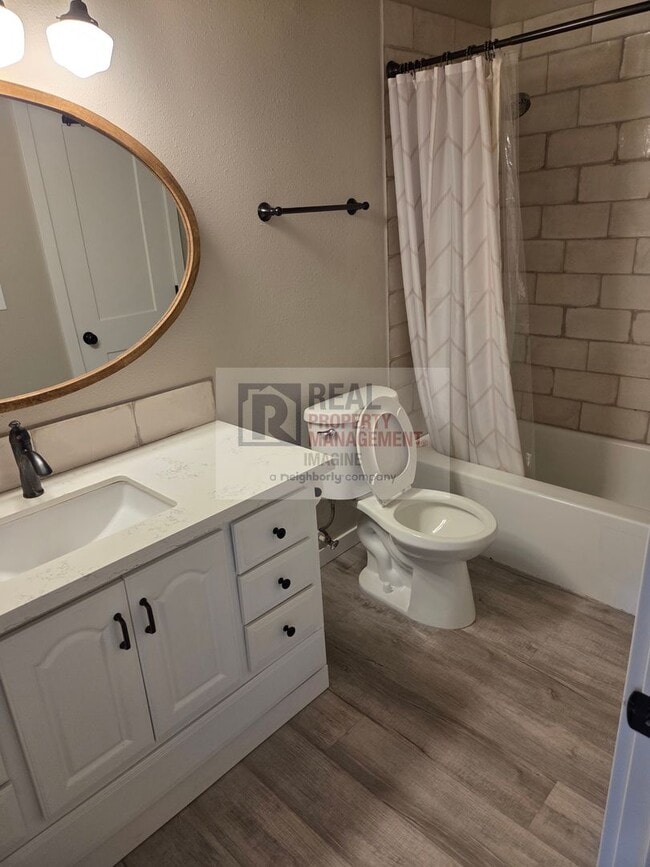 Building Photo - Recently remodeled 3 bedroom, 2.5 bath home