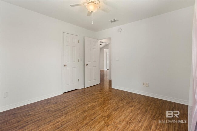 Building Photo - 15982 Pecan View Dr