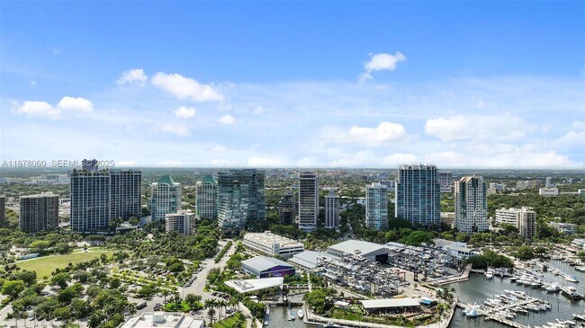 Building Photo - 2678 Tigertail Ave