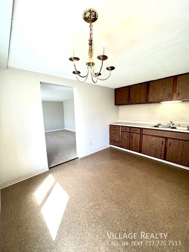 Building Photo - 308 E Lancaster St