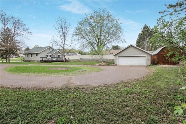 Building Photo - 3 Bedroom Single Home on the North Side of...