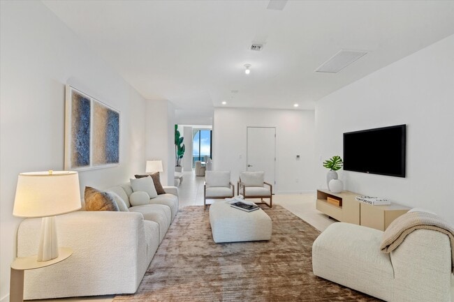 Building Photo - 900 N Ocean Blvd