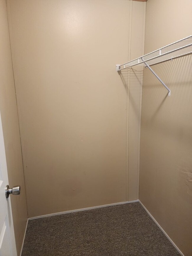 Building Photo - 306 E Spruce St