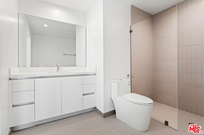 Building Photo - 11727 Kiowa Ave