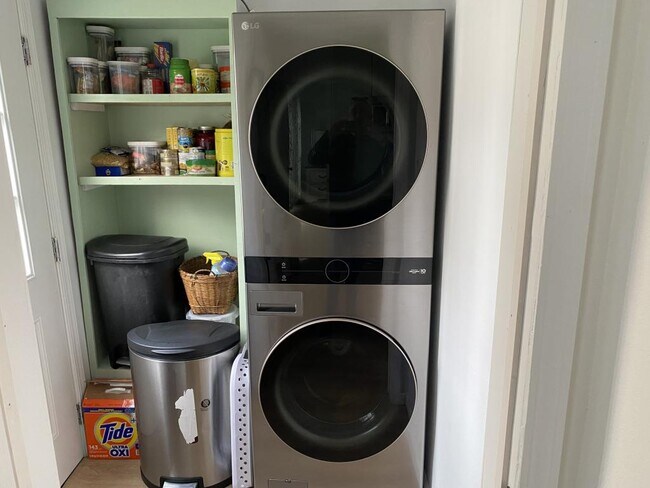 Building Photo - 5254 San Jacinto Pl