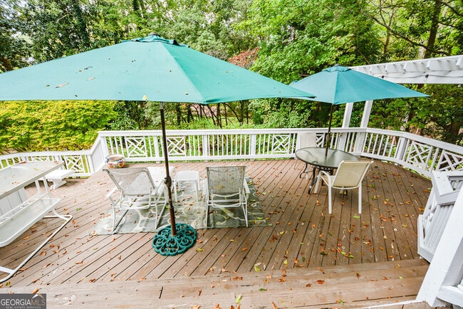 Building Photo - 1640 Lazy River Ln