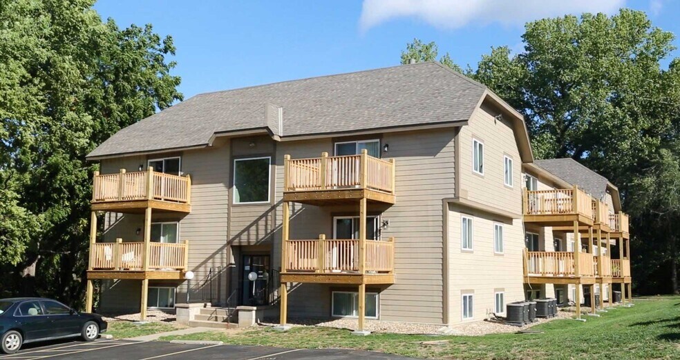 Apartments with Balcony - Hunter's Glen Apartments