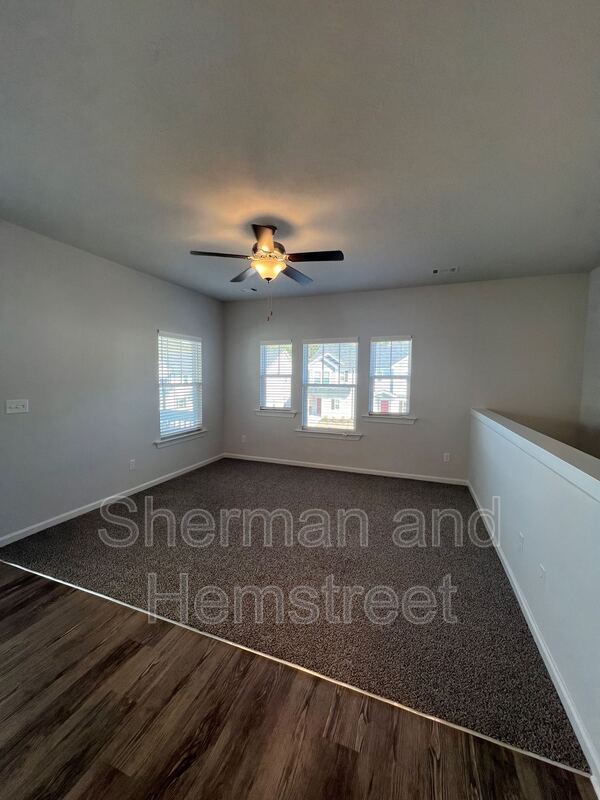 Building Photo - 2046 Lotus Dr