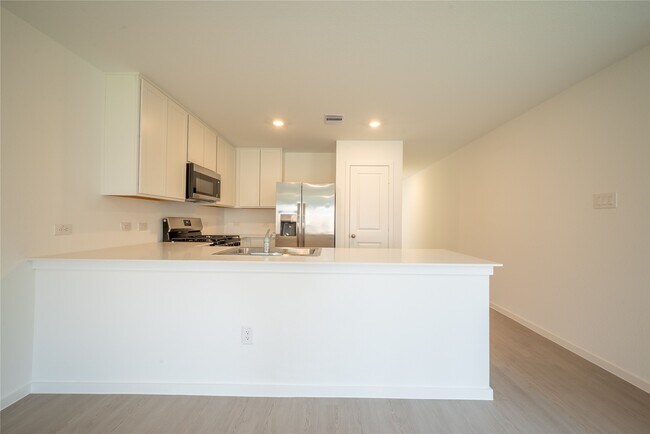 Building Photo - 6147 Sunburst Scarlet St