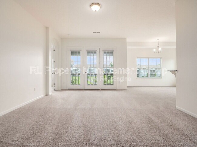 Building Photo - 5861 Yellowfin Ln