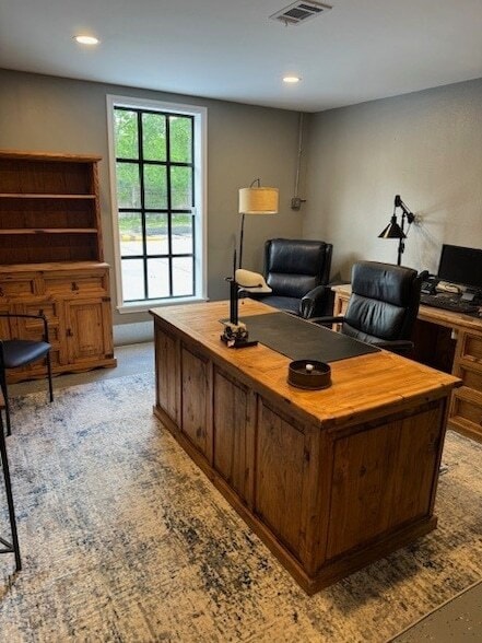 Building Photo - 18723 Mirror Lake Dr