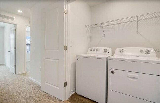 Building Photo - 541 Madison Dr
