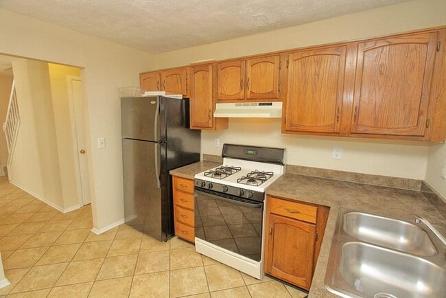 Building Photo - 210 Arborfield Way