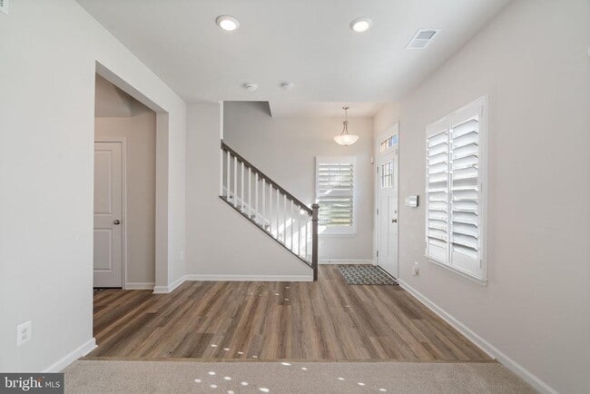 Building Photo - 9520 Barnes Lp
