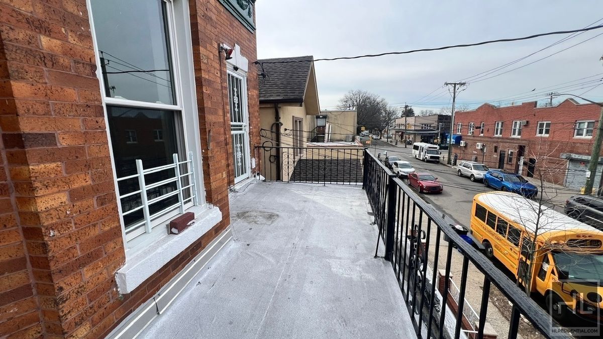 Building Photo - 1689 E 48th St