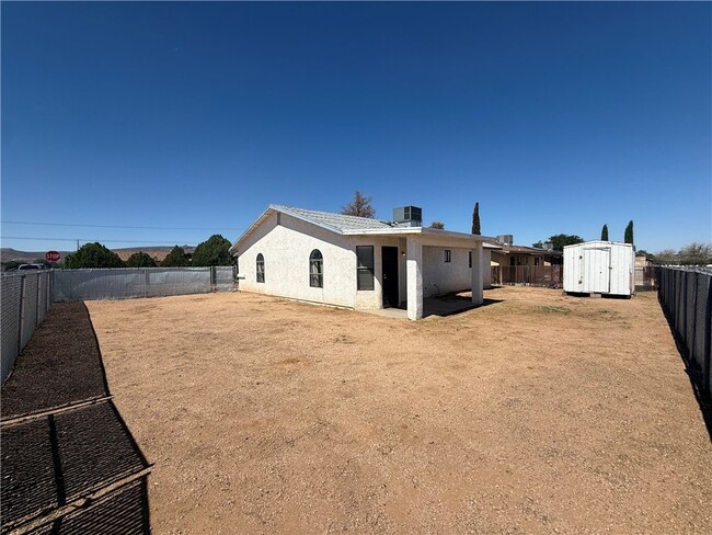 Building Photo - 3692 N Roosevelt St