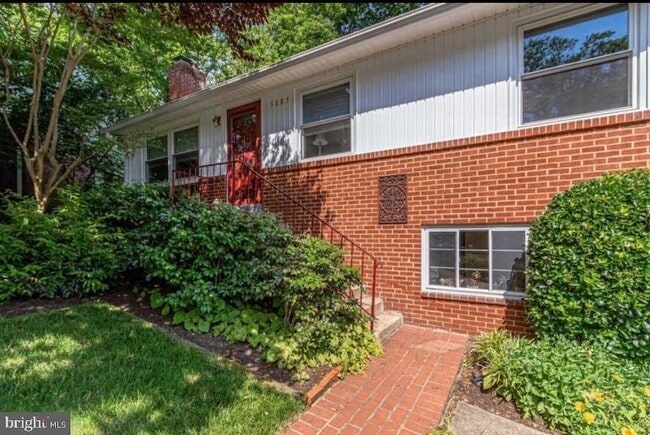 Building Photo - 5885 9th Rd N