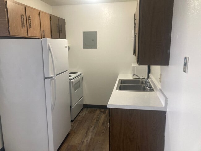 Building Photo - 406 17th St NW