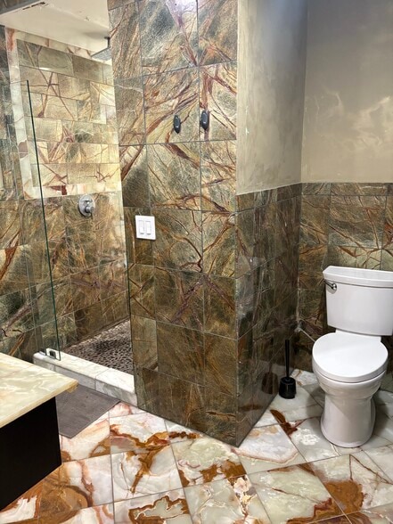 Bathroom - 1813 Oliver Ave