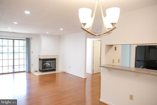 Building Photo - 6941 Mary Caroline Cir