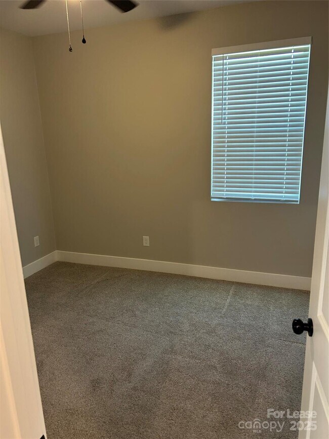 Building Photo - 106 Snyder Ct NE