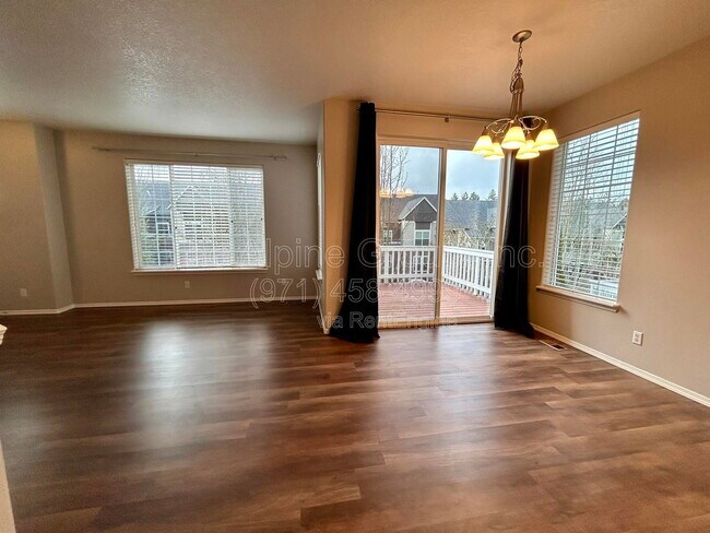 Building Photo - 10691 SW Celeste Ln