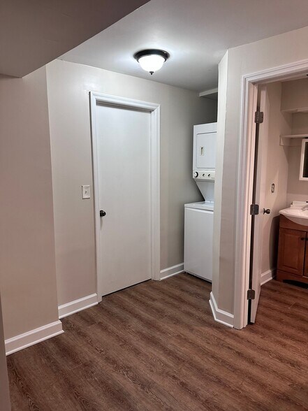 Building Photo - 4837 Cascade Dr
